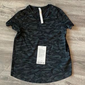 Lululemon Size 2 Quick Pace SS Top with Tag